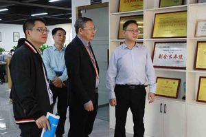 热烈欢迎市政府秘书长林兢一行莅临玩球集团官网玩球集团官网玩球集团官网玩球集团官网首页-玩球(中国)-玩球(中国)
集团广西公司考察指导